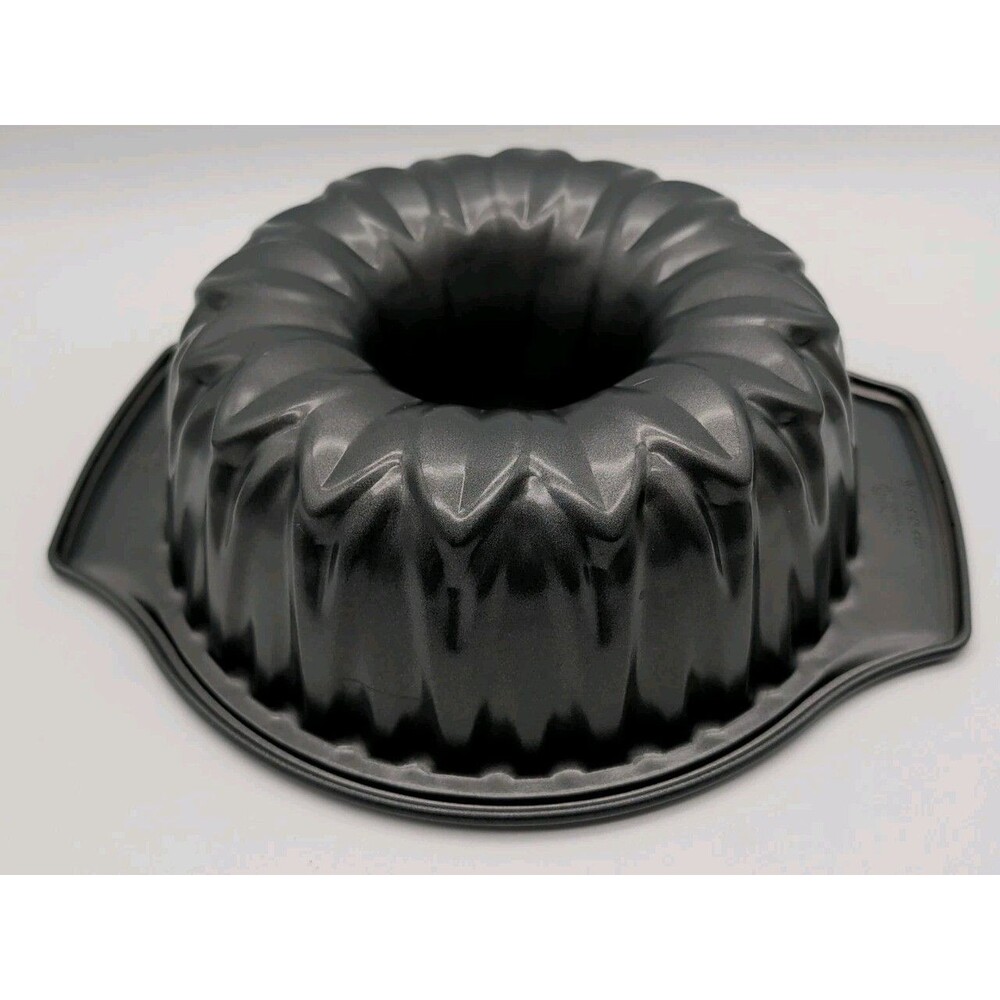NON-STICK WILTON BUNDT PAN FLOWER 9.75 X 3.38" 10 Cup